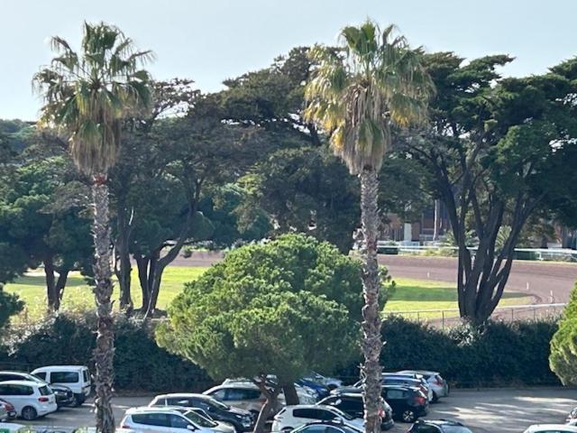 Hyeres Port Studio 2 Personnes 2 Enfants Vue Hippodrome Apartment Exterior photo