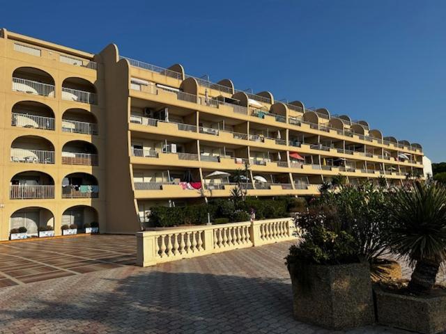 Hyeres Port Studio 2 Personnes 2 Enfants Vue Hippodrome Apartment Exterior photo